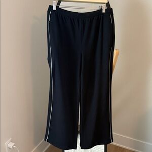 Varley Black wide leg super soft pants with white track piping accents